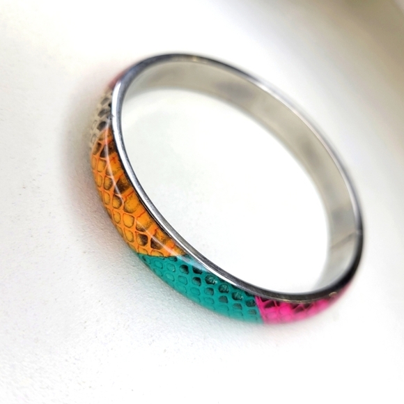 Acrylic/Metal Colorful Snake Print Bangle Bracelet - Picture 2 of 6